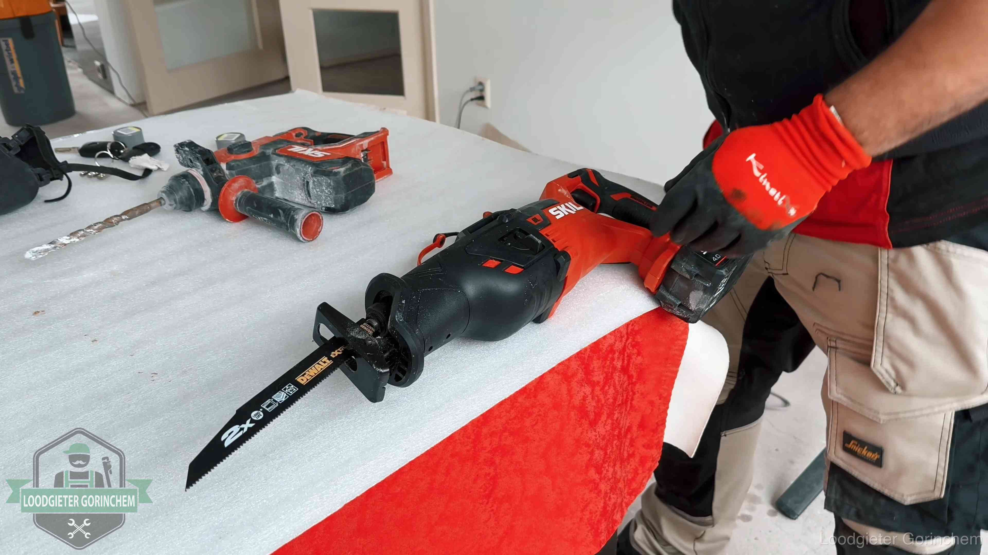 Professioneel gereedschap klaargelegd voor een klus in Gorinchem