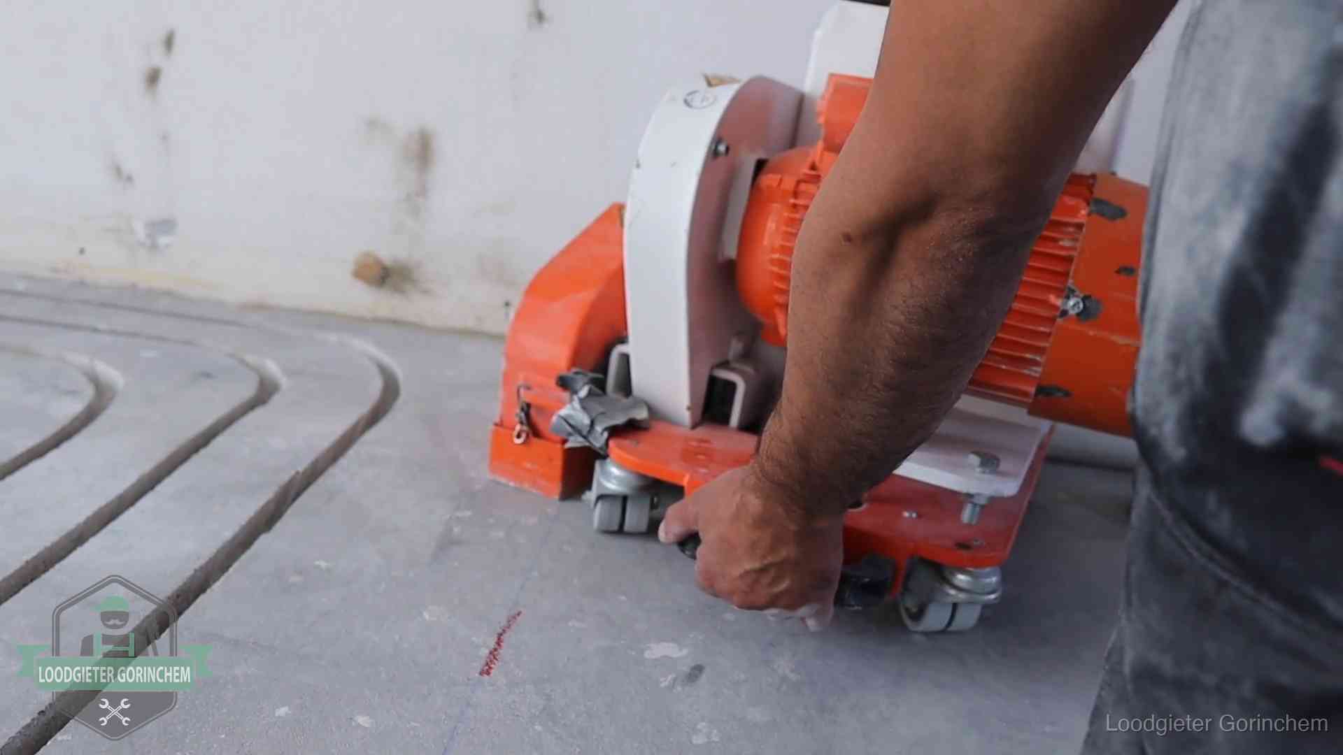 Sleuvenpatroon voor vloerverwarming in de dekvloer van een woning in Gorinchem